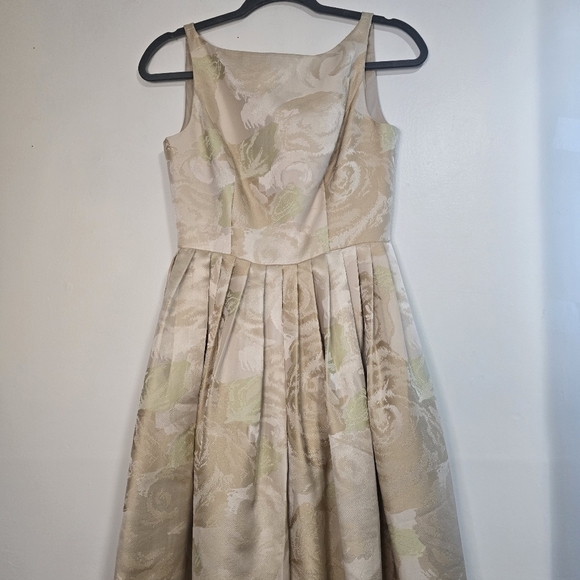 Adrianna Papell gold Rosette Gown with pockets floor lenght full skirt - Picture 7 of 16